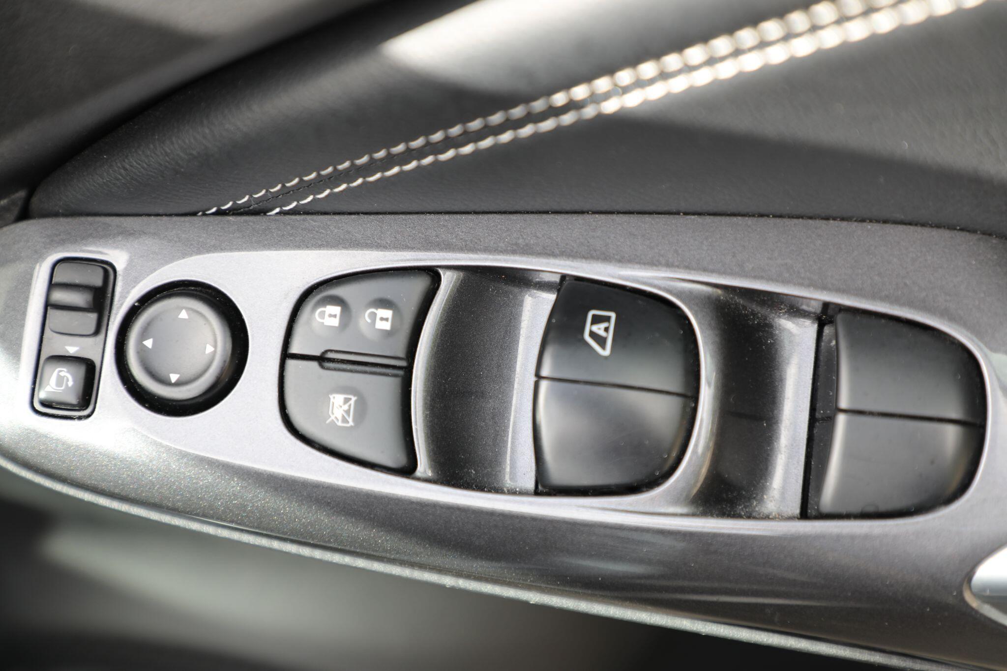 Large vehicle image